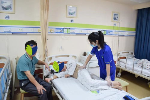 暨南大學崇愛醫院舉辦“認識物理治療，專注精準康復”慶?；顒郁呦冗M康復設備展示